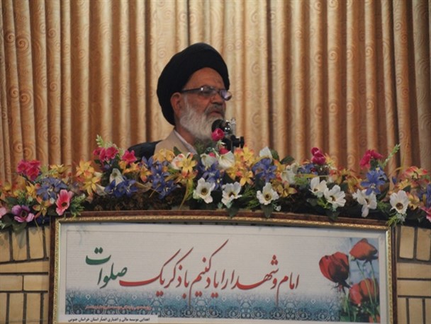 تغییر فرهنگ اسلامی بدتراز تحریم وحمله های نظامی است/نمایندگان مجلس سنگری در مقابل افکار پلید آمریکایی باشند