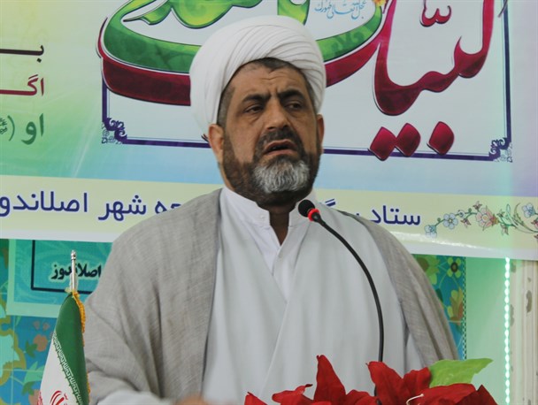 نیروی انتظامی با روزه خواران در ملاء عام برخورد کند
