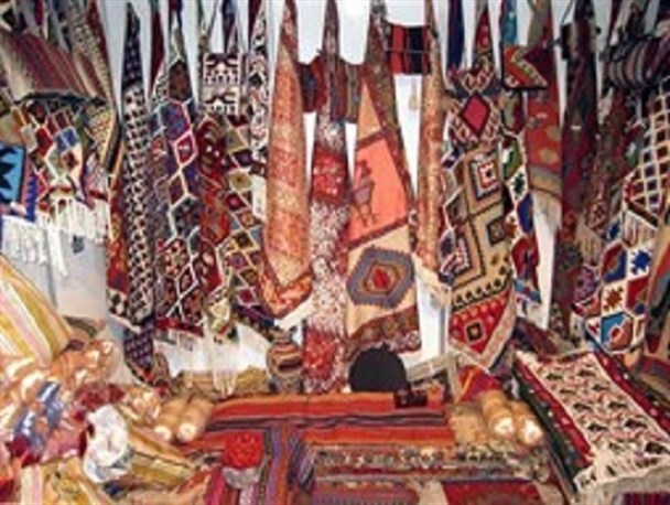 ریسک احداث بازارچه های دائمی برای بخش خصوصی/رخوت تولیدکنندگان صنایع دستی در برند سازی محصولات