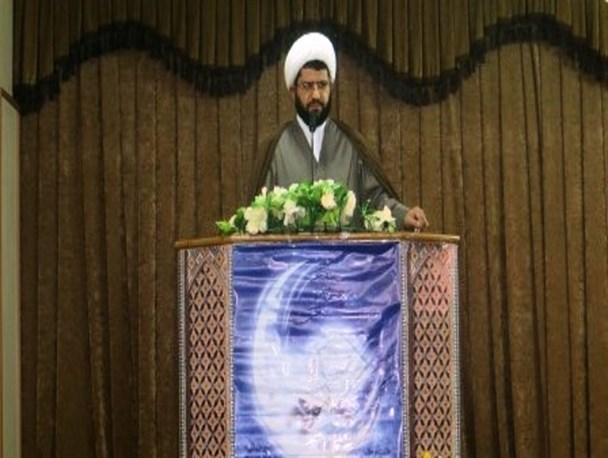 قشم تولید کننده باشد نه مصرف کننده / خوابگاه دانشجویان قشم با تبانی و باندبازی به هتل تبدیل شد