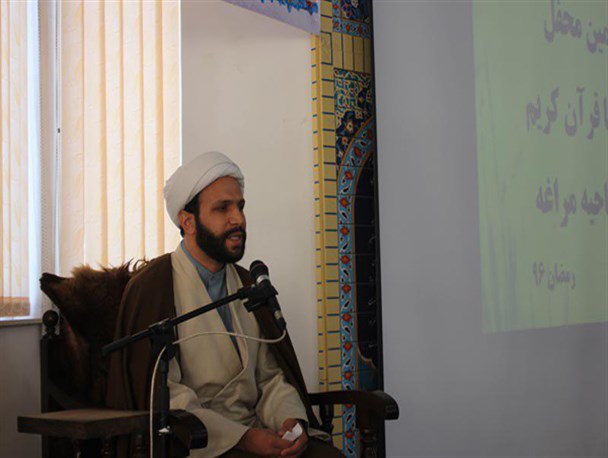 قرآن ، معجزه الهی ، پیام آور مکتوب و نماد انسان کامل است
