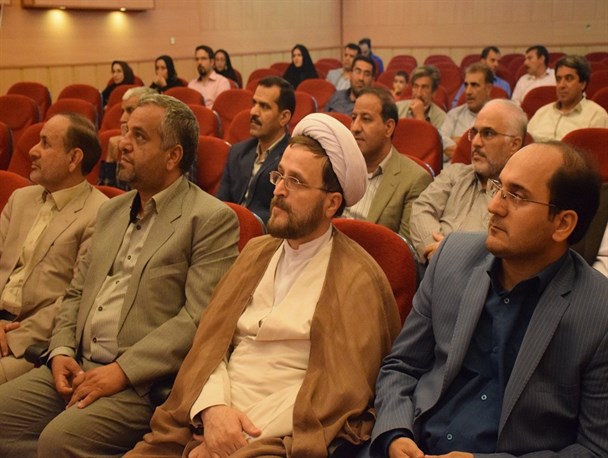 11 محکوم مالی در میبد چشم به راه کمک های مردمی هستند/ جمع آوری بیش از  850 میلیون ریال در جشن گلریزان میبد
