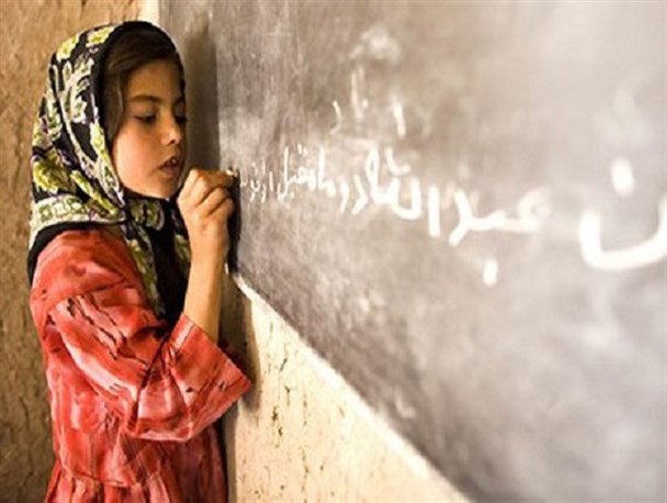 خطر همچنان جان دانش آموزان سیستان وبلوچستان را تهدید می کند/ مدارس خشتی و گلی در استان جمع آوری نمی شوند!