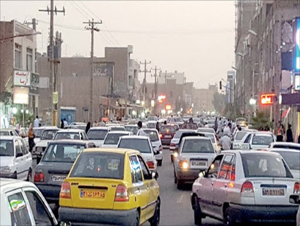 نبود پارکینگ مهم ترین عامل ترافیک در ایرانشهر/خیابان های سیستان و بلوچستان پاسخگوی این حجم خودرو نیست