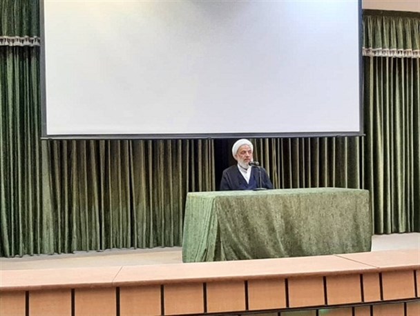 کناره گیری از صندوق رای خلاف شرع و عقل است/لزوم ورود مجامع علمی پربار جهت انتخاب فرد اصلح