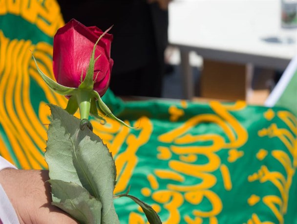 آزادی ۸ زندانی در نکا با حضور خادمان آستان قدس امام رضا(ع)