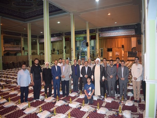 توزیع ۱۴۰۰ پرس غذای نذری به مناسبت میلاد امام رضا(ع)/ ۸۸۸ بسته معیشتی بین نیازمندان میاندوآب توزیع شد