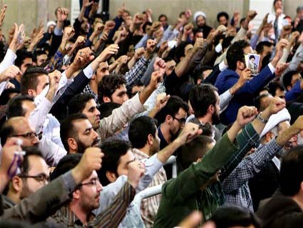 آمریکا مصداق بارز استکبار/ دانشجو با تجهیز علمی خود آماده استقامت در جبهه استکبار ستیزی است