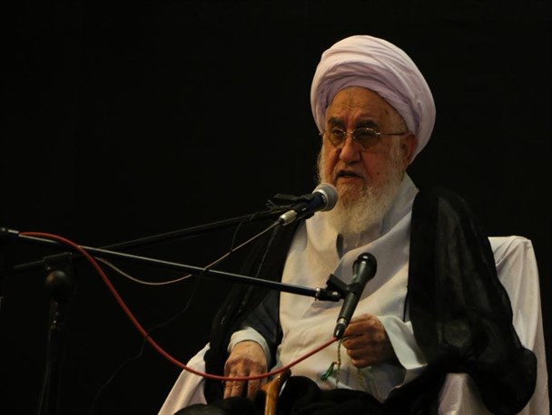 اگر در جامعه کسی به خاطر نداشتن دوا و غذا بمیرد همه مردم قاتل آن به حساب می آیند