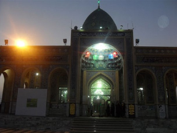 غبار روبی حرم امازادگان آق امام آزادشهر+تصاویر