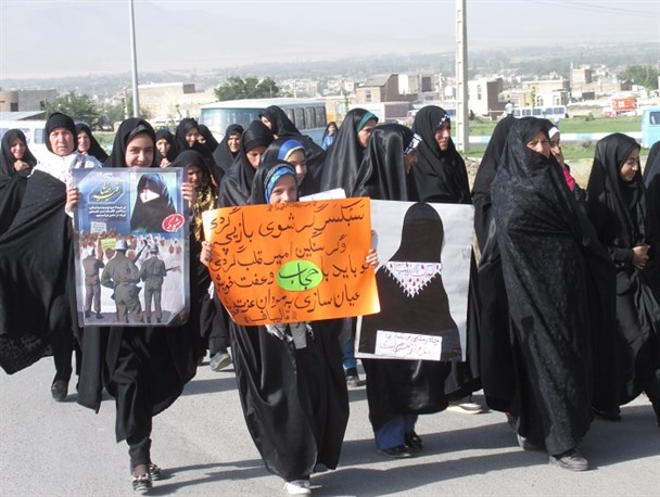 تجمع بزرگ بانوان شهرستان خنداب به بهانه روز عفاف و حجاب+تصاویر