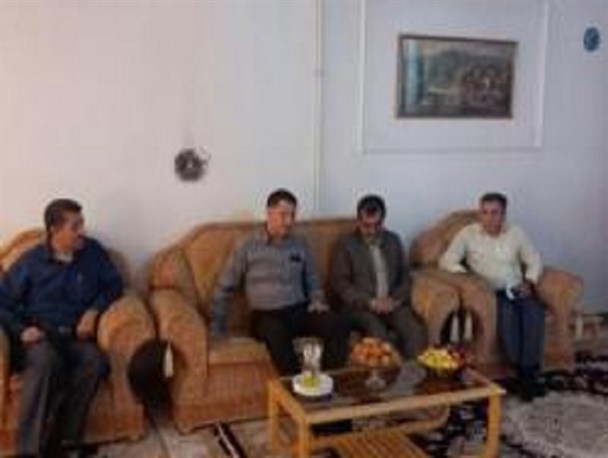 دیدار با خانواده شهدا و ایثارگران برای مسئولان یک وظیفه است