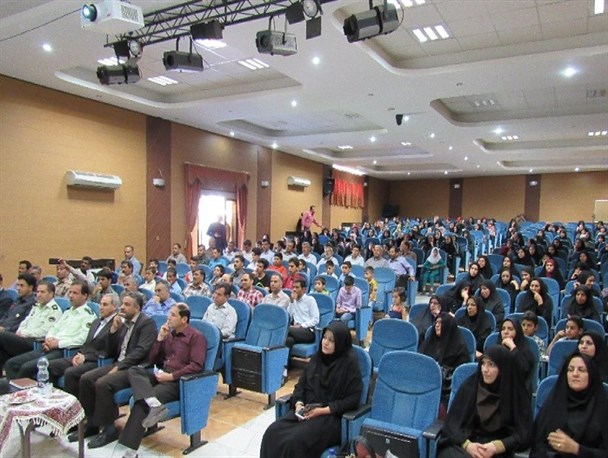 همایش تقدیر از فعالان حوزه سلامت و پیشگیری از آسیب های اجتماعی تیران و کرون+ تصاویر