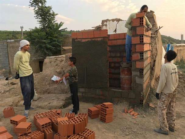 جهادگران گروه شهید احمدی روشن اسفراین در روستای فخرالدین