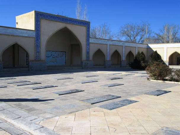 کاهش بودجه بنیاد شهید خرم دره نسبت به سال ۹۵/ خانواده های شهدا چشم انتظار تکمیل شدن ساماندهی گلزار شهدا