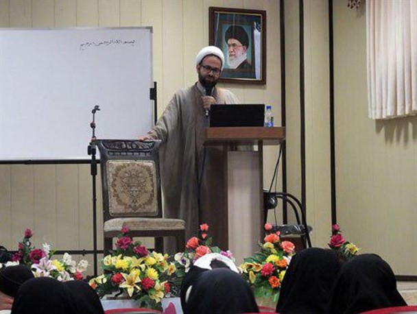 باید برنامه های مدون و دقیقی برای جوانان تدوین کرد