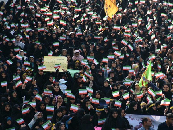 تجمع بانوان کرج در روز گرامیداشت حجاب و عفاف + تصاویر