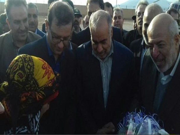 گرمای ۵۰ درجه هوای پلدختر در انتظار تصمیم فوری هیات دولت/ چیت چیان درخواست دختر بچه لر را رد کرد