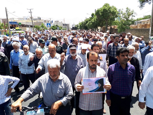 راهپیمایی نمازگزاران اراکی در حمایت از عفاف و حجاب و شیخ زکزاکی