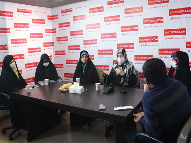 برخی مسئولان"نقش زن در جامعه" را در حد حرف باور دارند/ مهم ترین کار فرهنگی عده ای در هفته عفاف و حجاب برافراشته کردن بنرهای تکراری است!