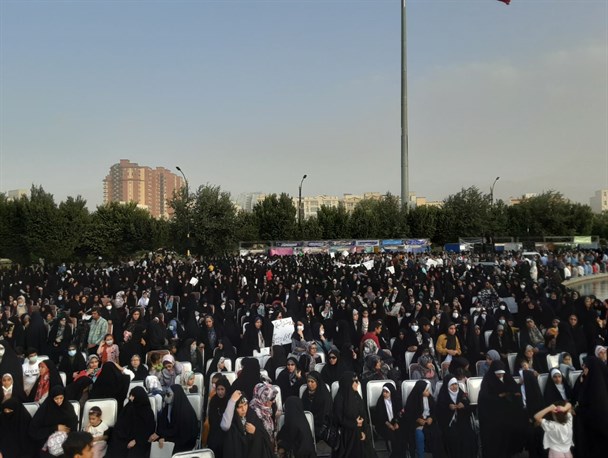 گردهمایی بزرگ «مدافعان حریم خانواده» در اراک