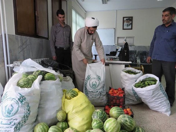 جمع آوری زکات مستحبی از مزارع سیفی جات تویسرکان