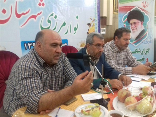 اصحاب رسانه بویژه خبرنگاران افکار عمومی را ساماندهی می کنند