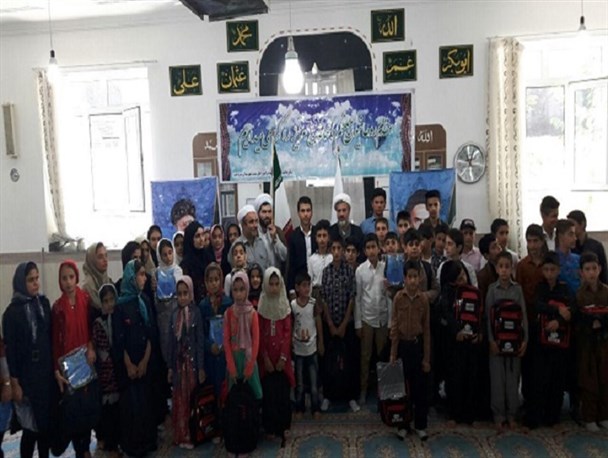 مراسم تجلیل از فرزندان روحانیون در سردشت برگزار شد + تصاویر