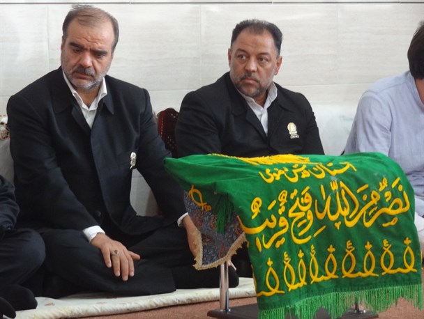 کاروان خادمین امام رضا (ع) با چند تن از خانواده شهدا و ایثارگر شهرستان صحنه دیدار کردند + تصویر