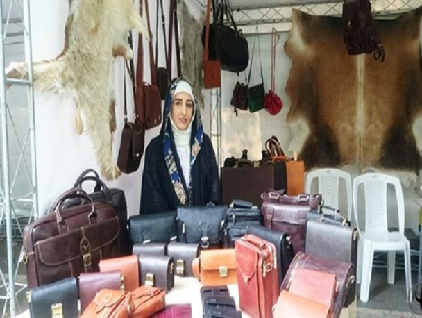 اشتغال ۱۰۰ نفر تنها در یک بنگاه کوچک اقتصادی چرم/ مسئولین تنهابه نام گذاری اکتفا نکنند