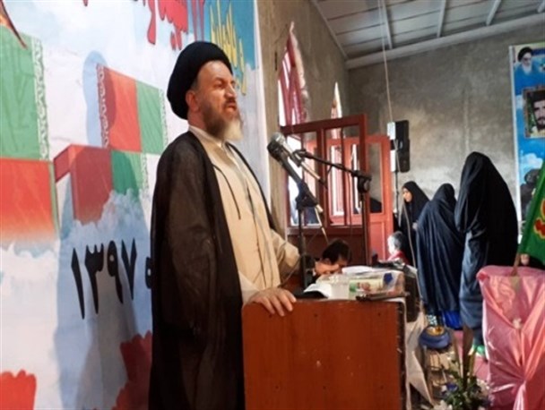 امام زاده علی(ع)باید حسینیه و مصلای چند هزار نفری داشته باشد