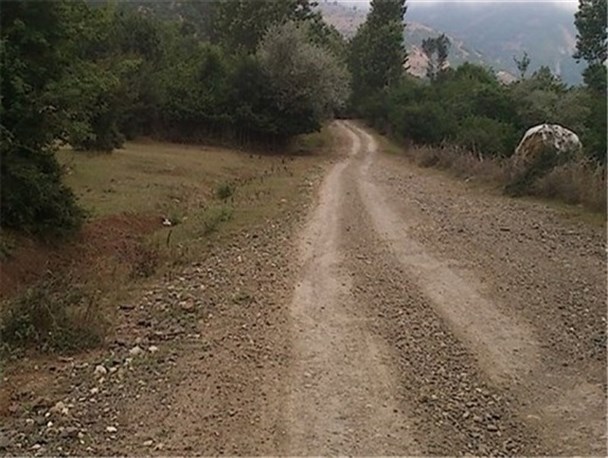 راه های روستایی فاروج در سنگلاخ کمبود اعتبار