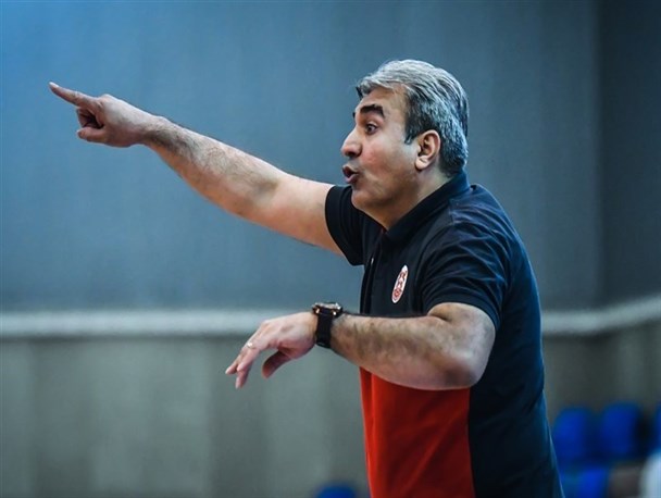 اسلامی: حضور جوانان در کنار باتجربه ها نیاز بسکتبال است/ نباید بین تیم ها گپ داشته باشیم