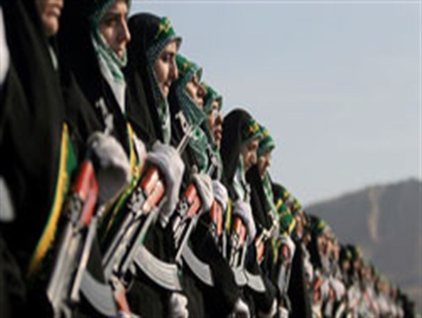 توان دفاعی و امنیتی زنان بسیجی ارتقاء می‌یابد
