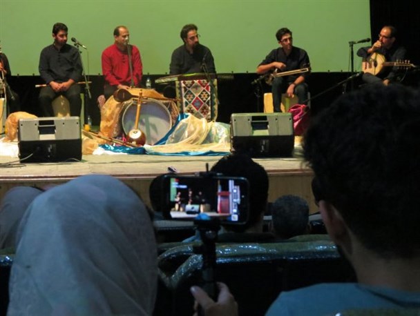 گزارش تصویری از کنسرت سنتی گروه هزار دستان در صومعه سرا