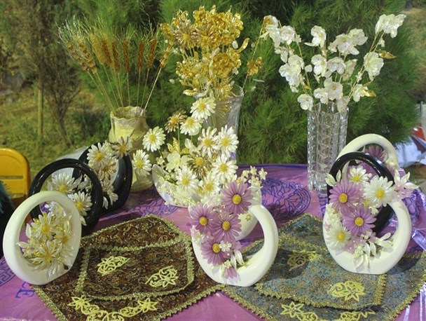 «برپایی بازارچه خیریه لبخند در اردکان» به روایت تصویر