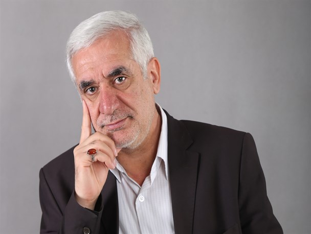حذف روحیه انقلابی از دانش آموزان مشکلات زیادی در پی دارد