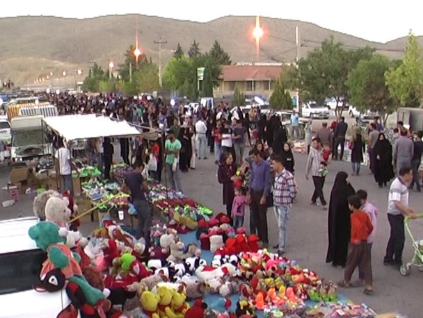 جمعه‌بازار پاسارگاد مکانی برای رفع بیکاری جوانان