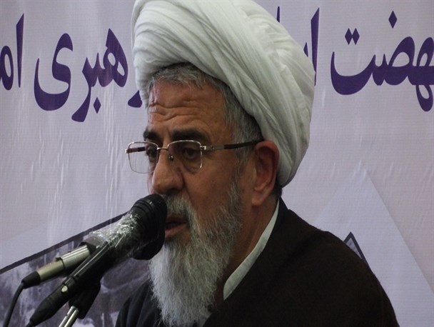 خون شهدای منا آبروی آل سعود را برده است/ یقین بدانید آل سعود سقوط می کند