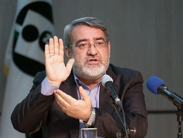 کارخانه تراکتورسازی کاملا فعال است/ چهره‌ی کارگران تبریزی را شاد دیدم