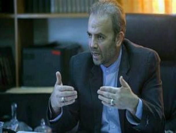 عرضه مشروبات الکلی با برند شرکت معروف تولید نوشابه