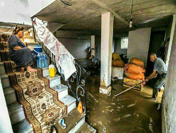 همه دستگاه‌ها در تلاشند که زندگی مردم لنگرود به حالت عادی برگردد