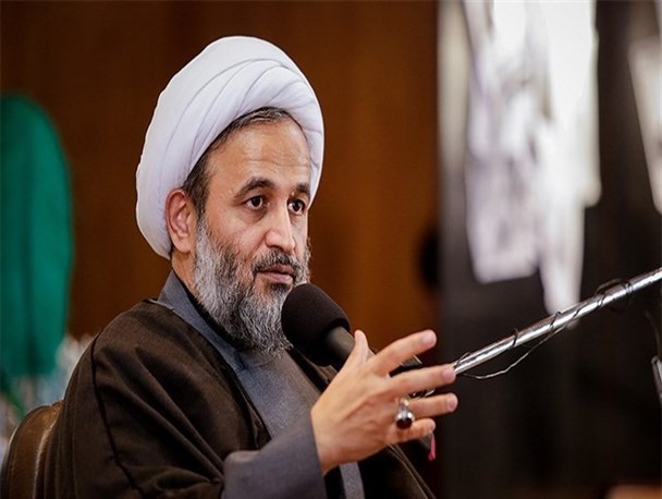 شهیدان رکن‌آبادی و آقایی‌پور همواره انقلابی‌بودنشان را حفظ کردند / جوان انقلابی در برابر ظالم سکوت اختیار نمی‌کند / ساختارها و نظام‌های ما غیرانقلابی هستند
