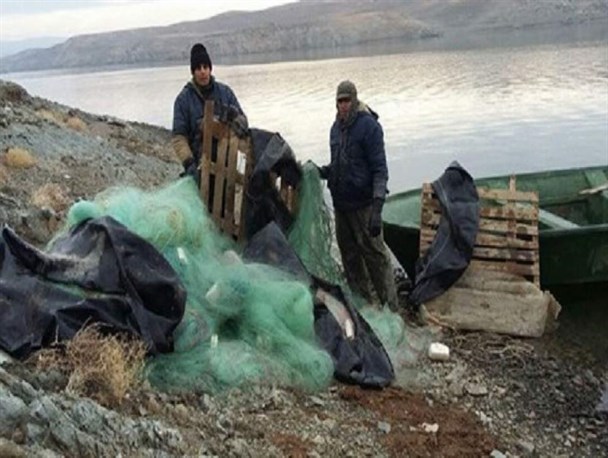 کشف بیش از ۵ هزار رشته دام ماهی در بابلسر و فریدونکنار
