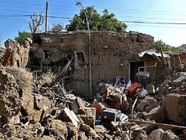 قبل از فصل سرما مردم سی‌سخت در خانه‌ها مستقر شوند/ آزادسازی وام زلزله سی‌سخت قطره‌چکانی است