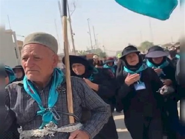 کلاه‌نمدی‌های کهگیلویه‌وبویراحمدی در پیاده‌روی اربعین