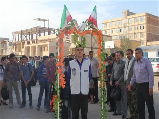 اعزام اولین کاروان راهیان نوردانش آموزی سرپلذهاب به مناطق عملیاتی غرب کشور