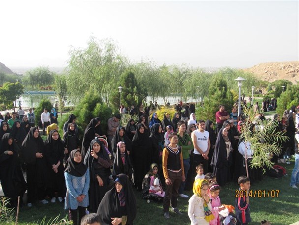 همایش بزرگ پیاده روی خانوادگی در نجف آباد برگزار شد/ تصاویر