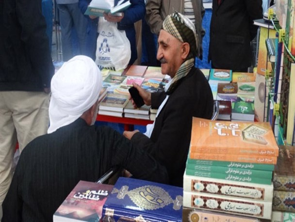 تنها ناشر کردی نمایشگاه کتاب در ارومیه