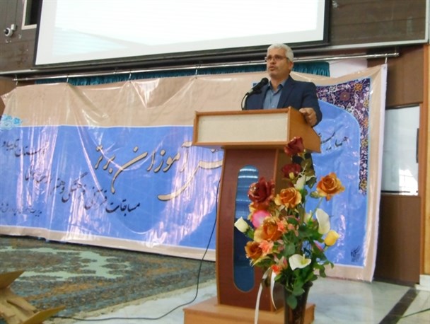 وقتی دانش آموزی با اخلاق قرآنی به درجات علمی می رسد خروجی آن به مراتب بهتر است